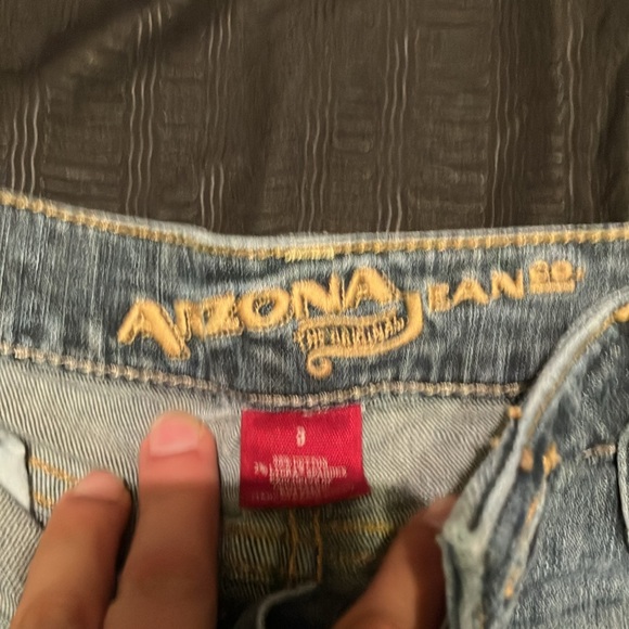 FINAL PRICE! Juniors Arizona Cut Off Jean Shorts - Picture 3 of 3